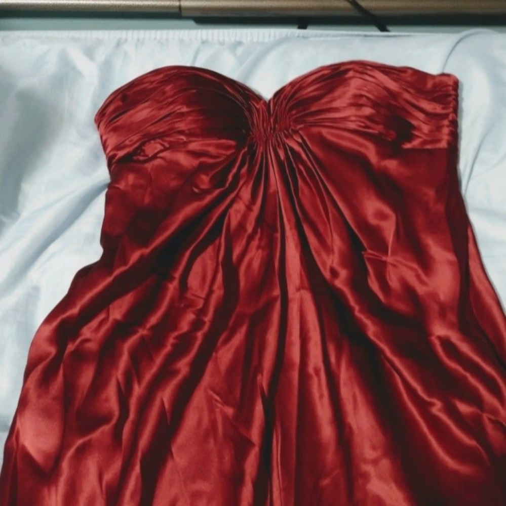Like New Beautiful Ruby Colored Strapless Long Dr… - image 6